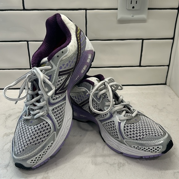 New Balance Women's 1260 V2 Running Shoes Sz 10 2A Narrow - Picture 8 of 16